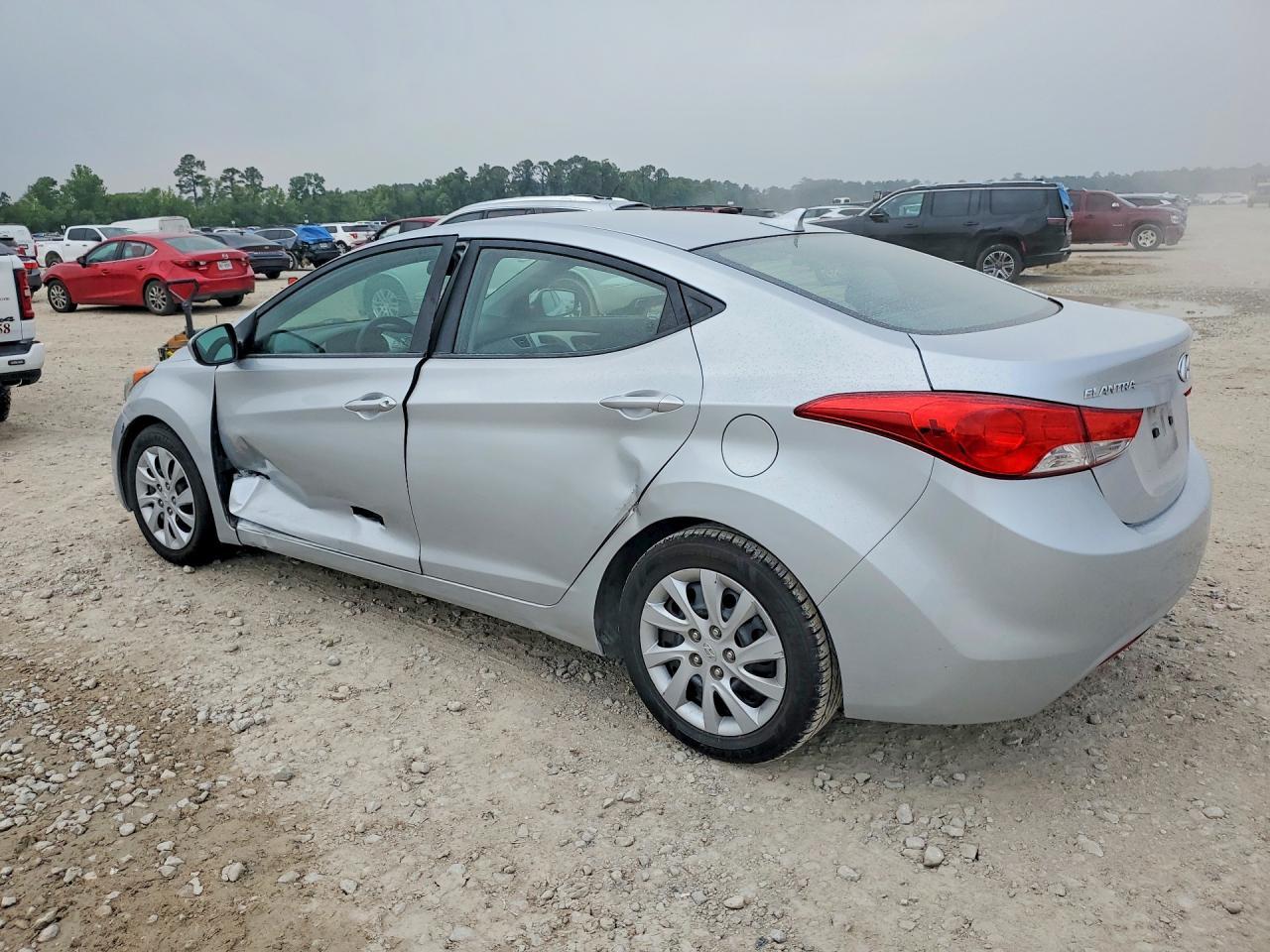 2013 Hyundai Elantra Gls - zdjęcie 2