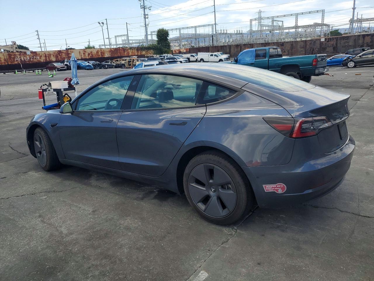 2023 Tesla Model 3 - zdjęcie 2