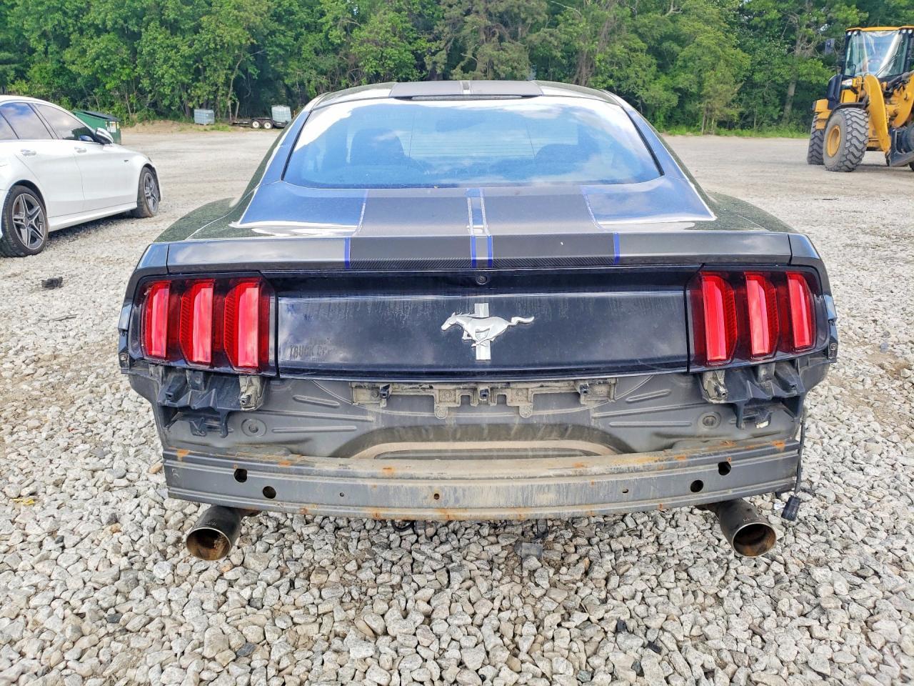 2015 Ford Mustang - zdjęcie 6