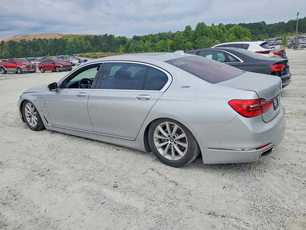 2018 BMW 740 Xe - zdjęcie 2