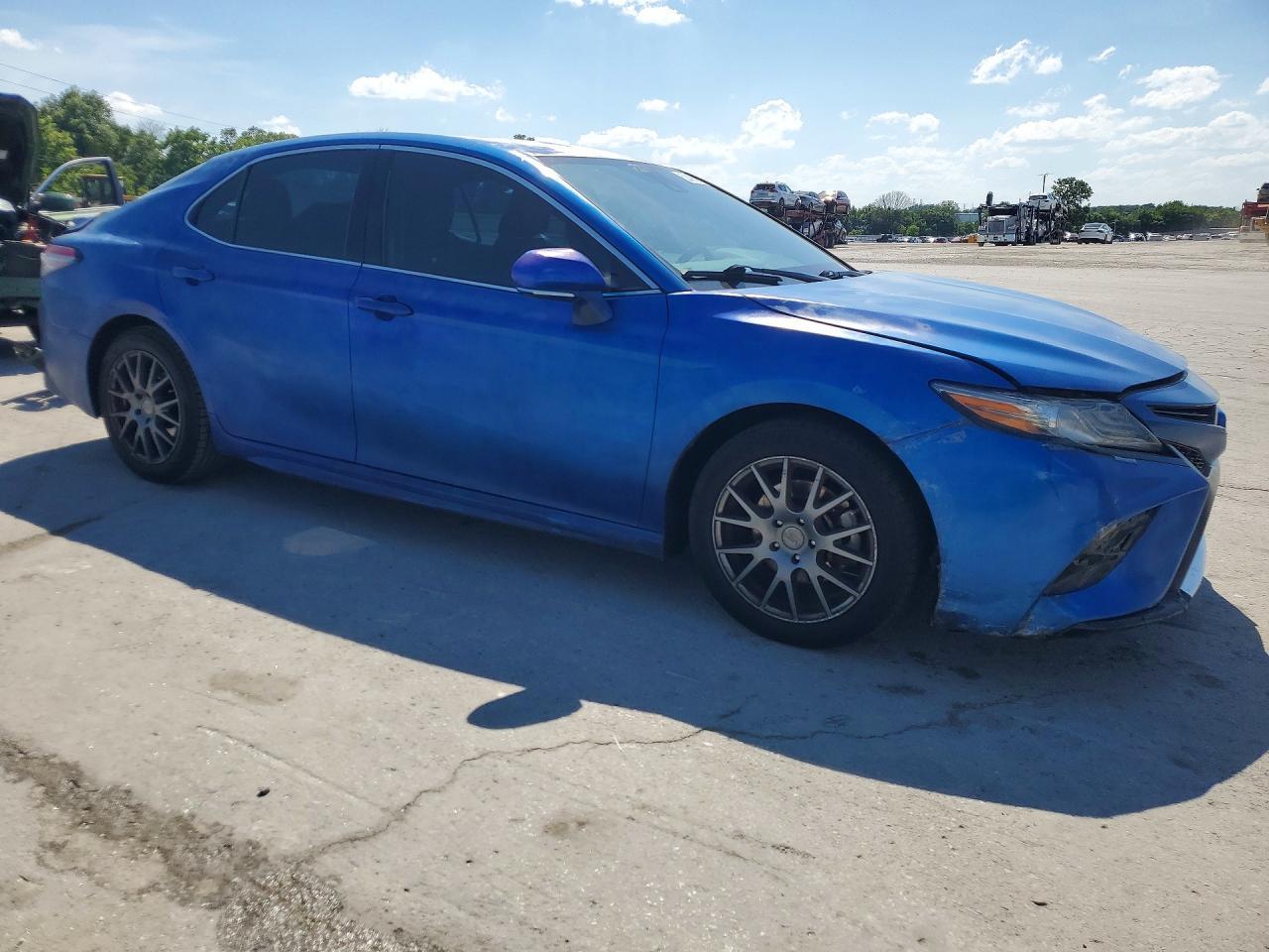 2019 Toyota Camry Xse - zdjęcie 4
