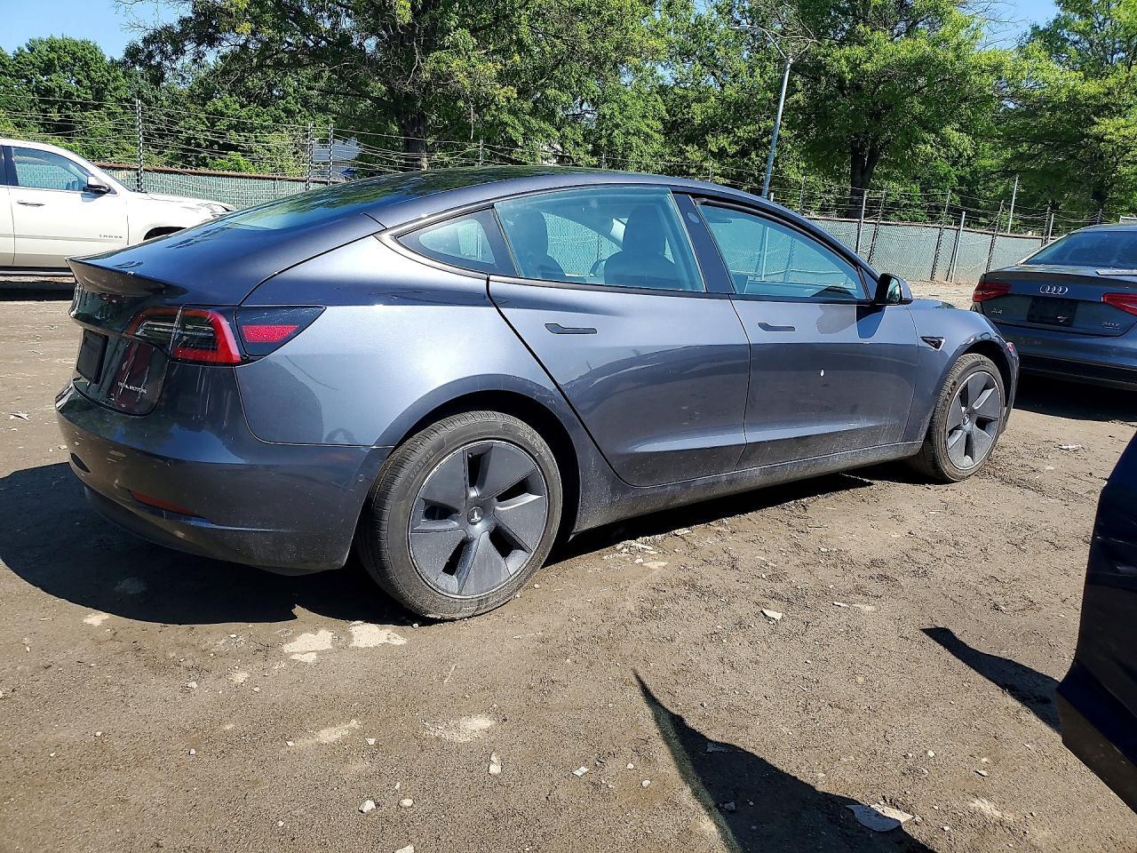 2022 Tesla Model 3 - zdjęcie 3