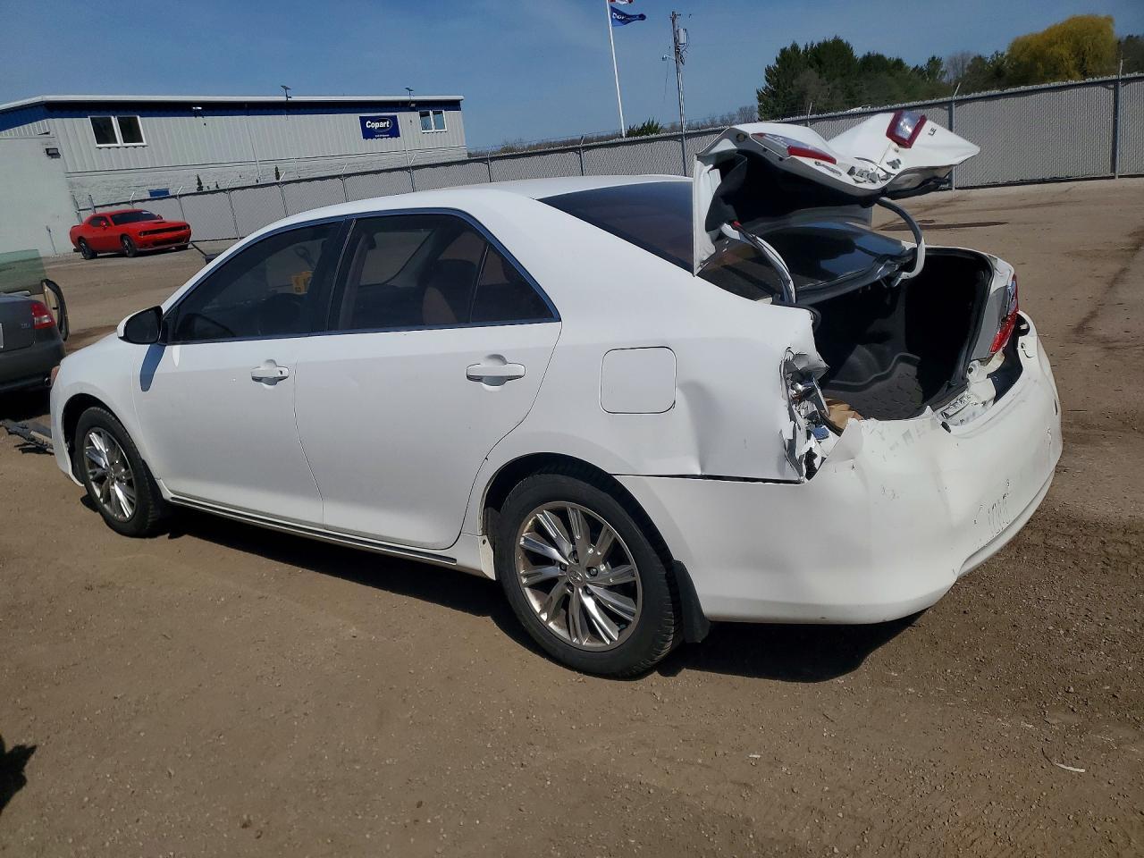2014 Toyota Camry L - zdjęcie 2