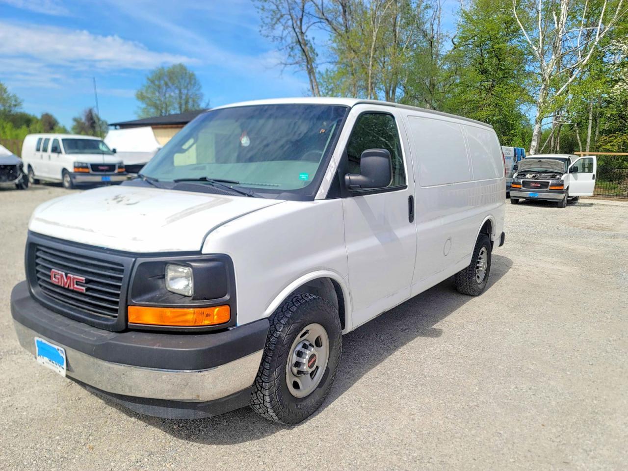 2017 GMC Savana G2500 - zdjęcie 2