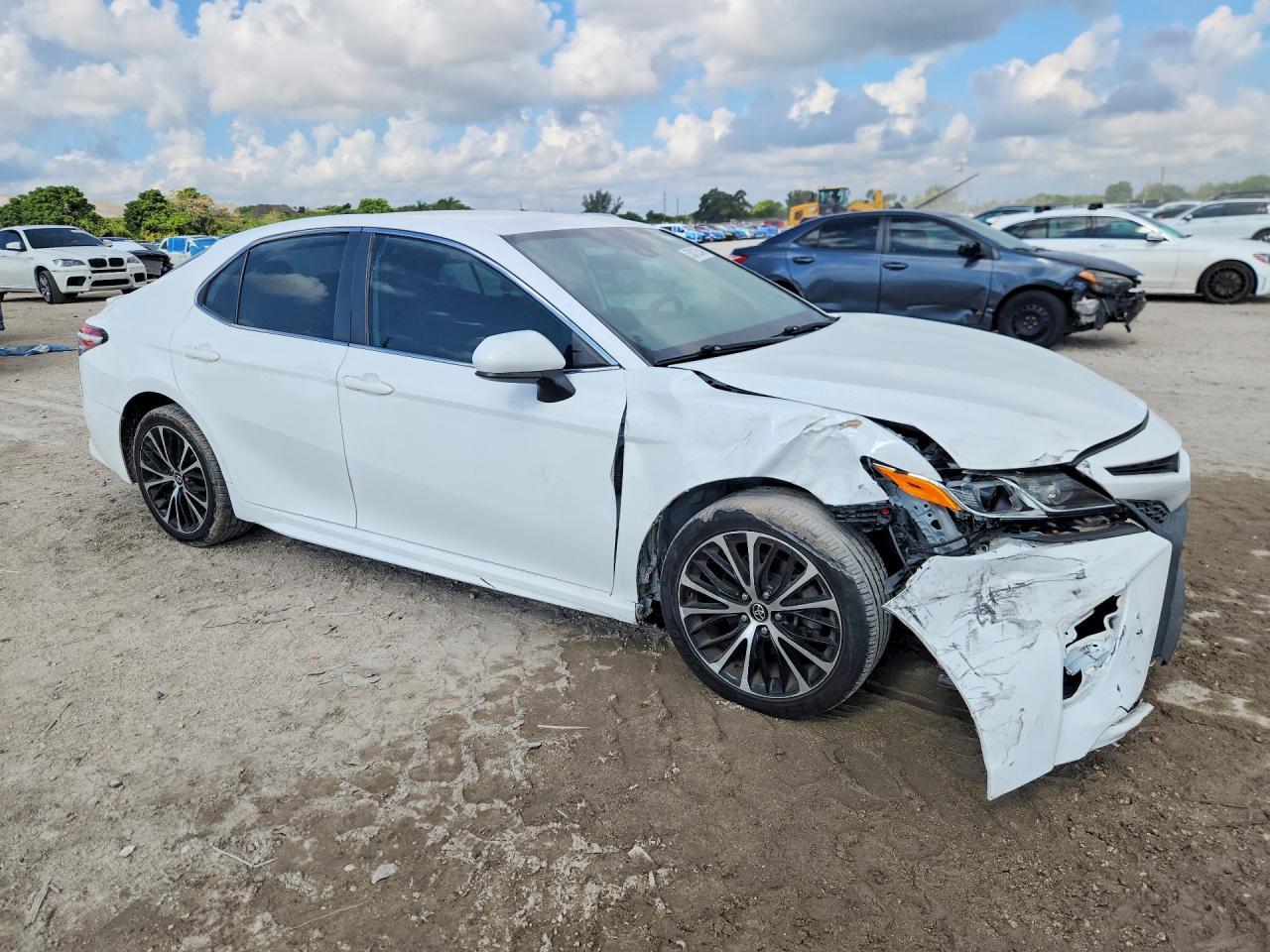 2020 Toyota Camry Se - zdjęcie 4