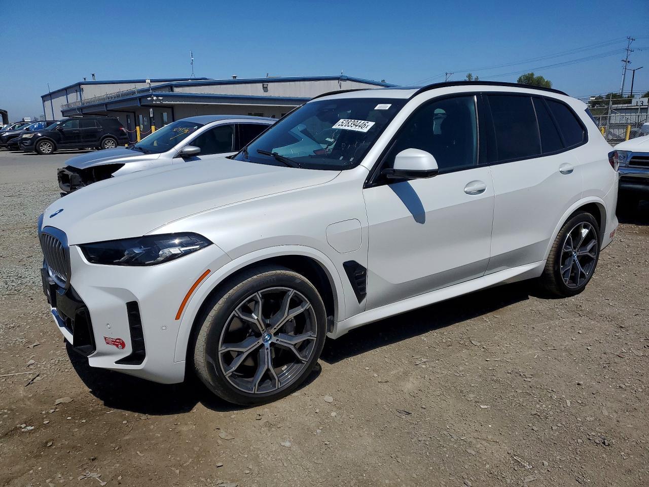 2024 BMW X5 xDrive50E - zdjęcie główne
