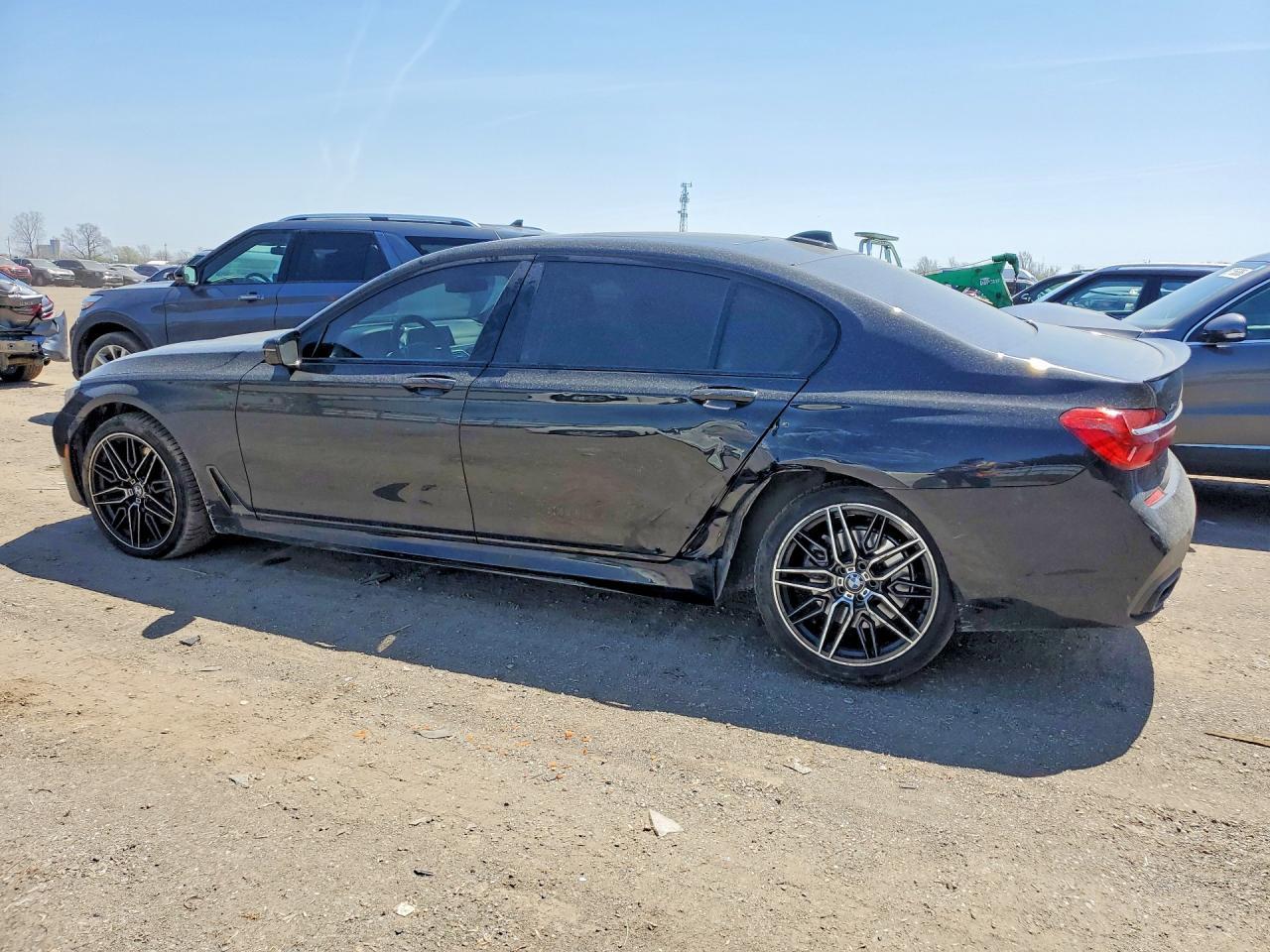 BMW Seria 7 - zdjęcie 2