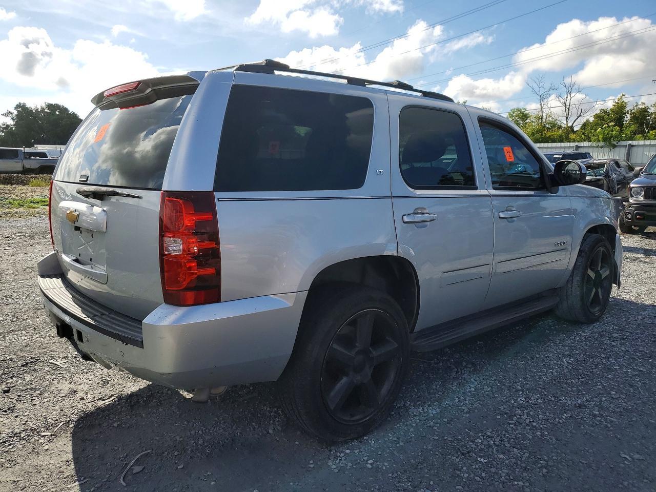 2013 Chevrolet Tahoe C1500 Lt - zdjęcie 3
