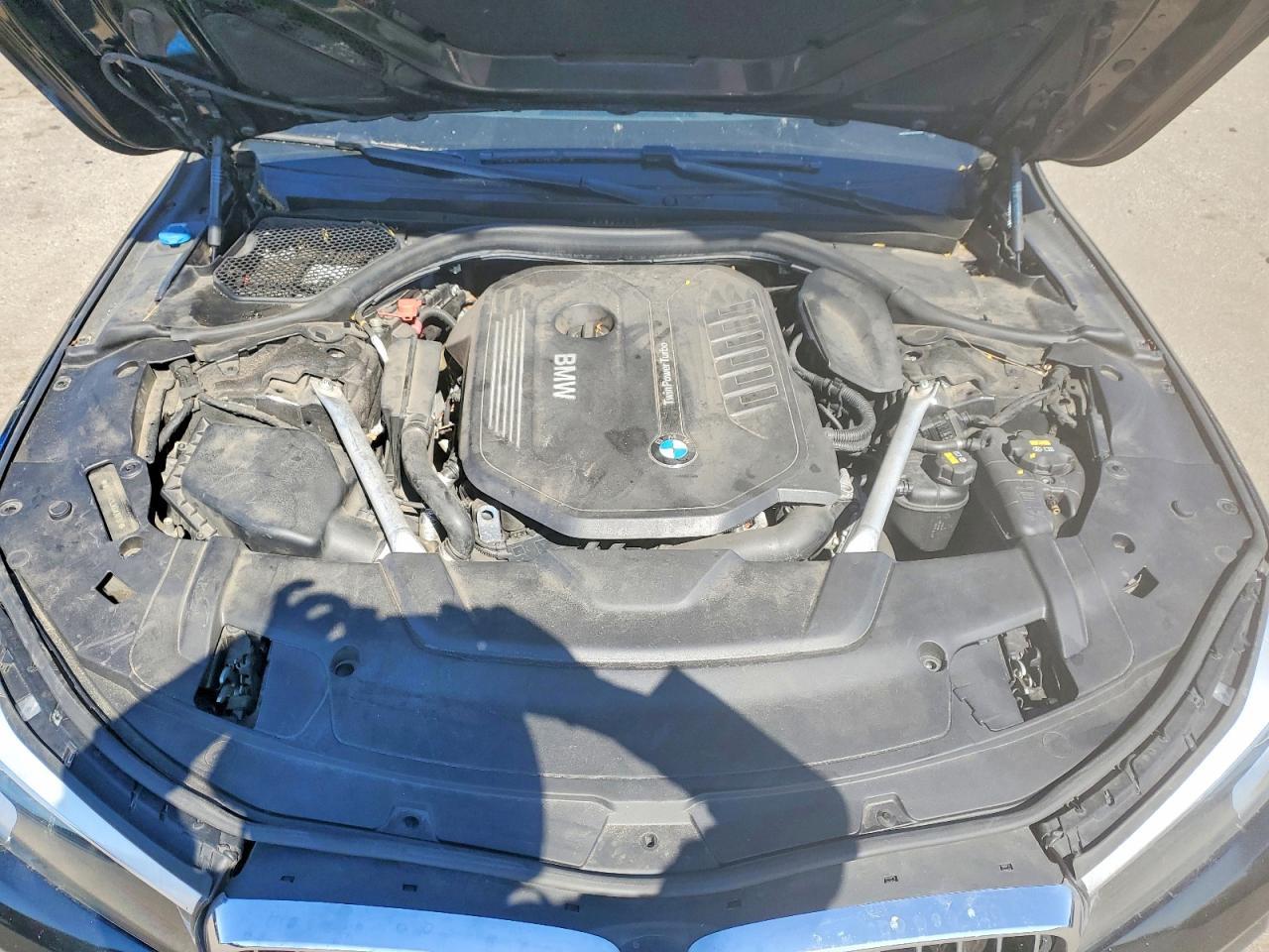 2019 BMW 740 - zdjęcie 11