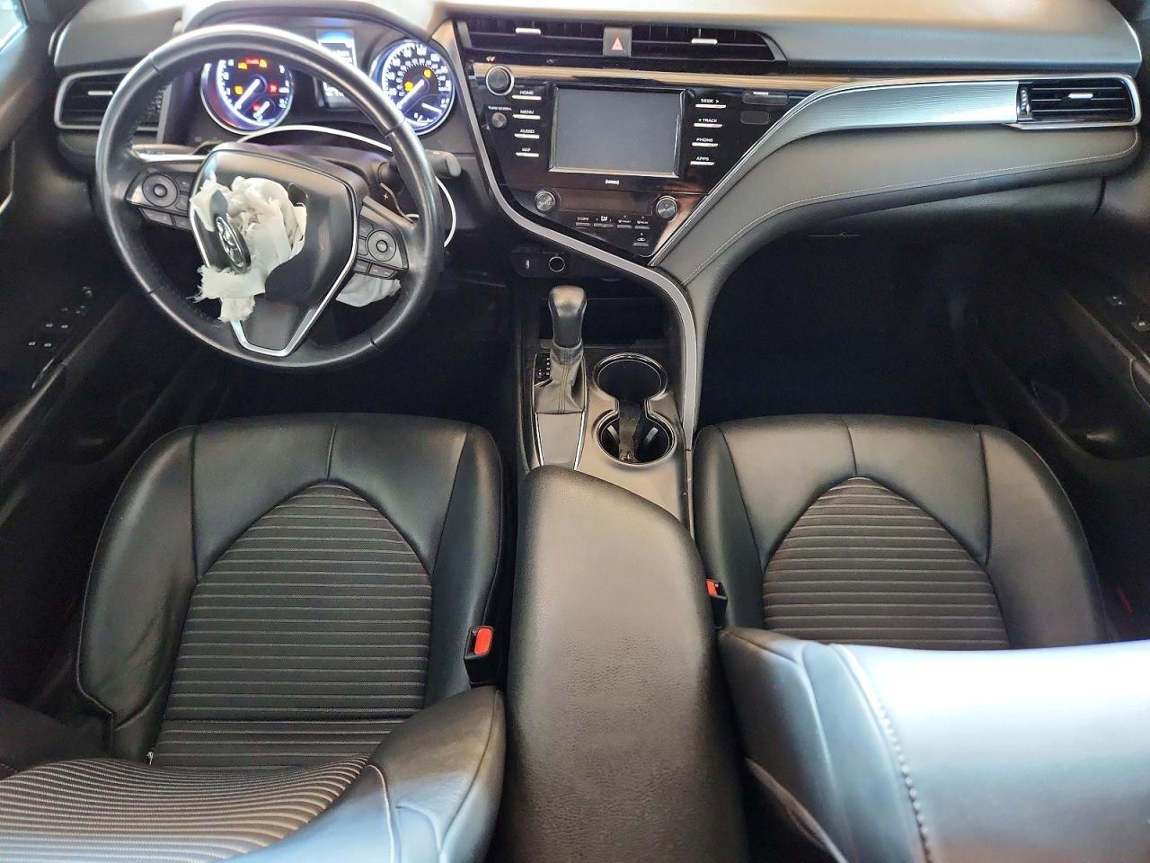2020 Toyota Camry Se - zdjęcie 8