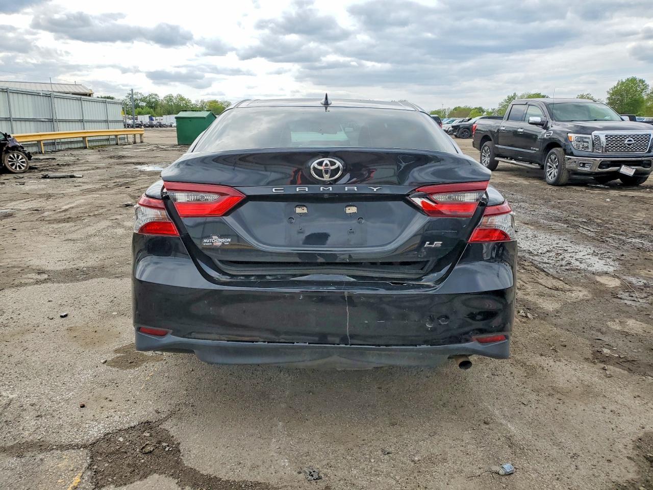 2022 Toyota Camry Le - zdjęcie 6