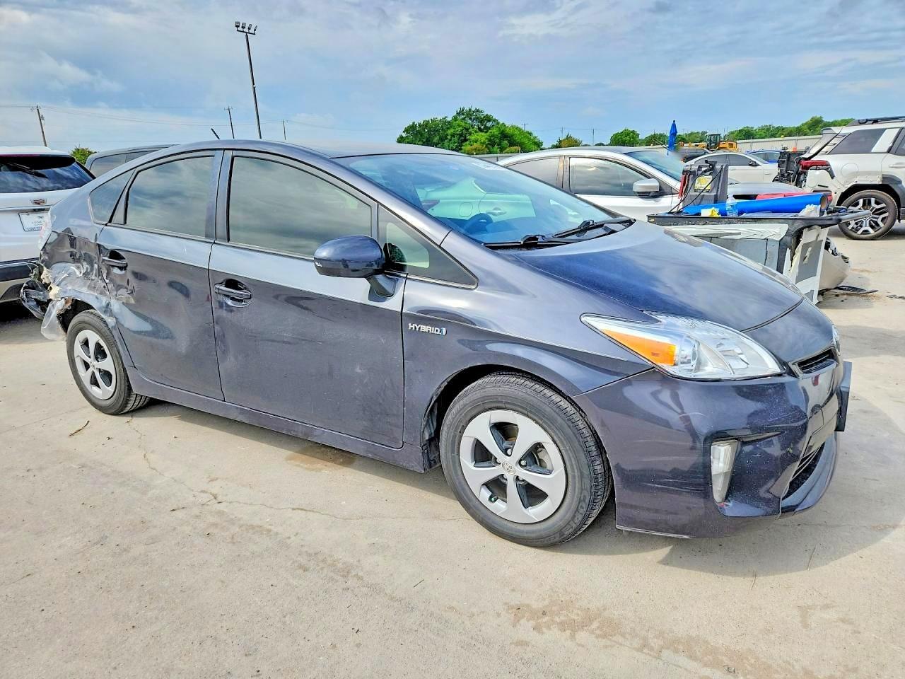 2014 Toyota Prius Two - zdjęcie 4