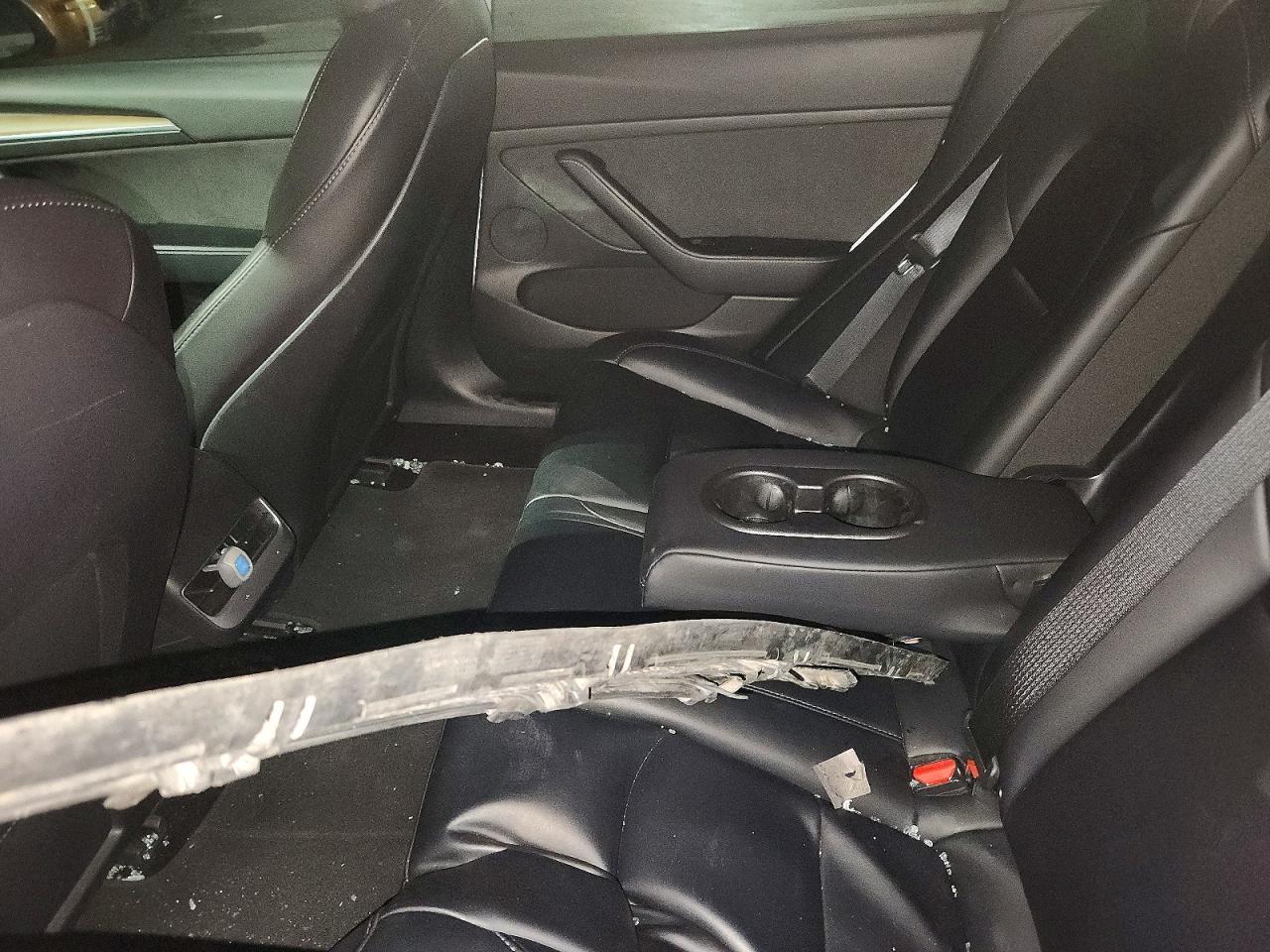 2022 Tesla Model 3 - zdjęcie 10