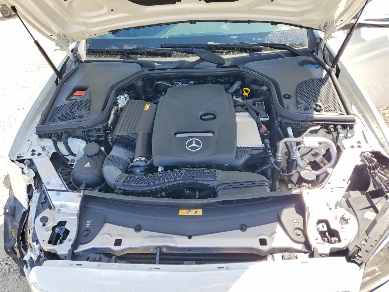 2017 Mercedes-Benz E 300 4Matic - zdjęcie 11