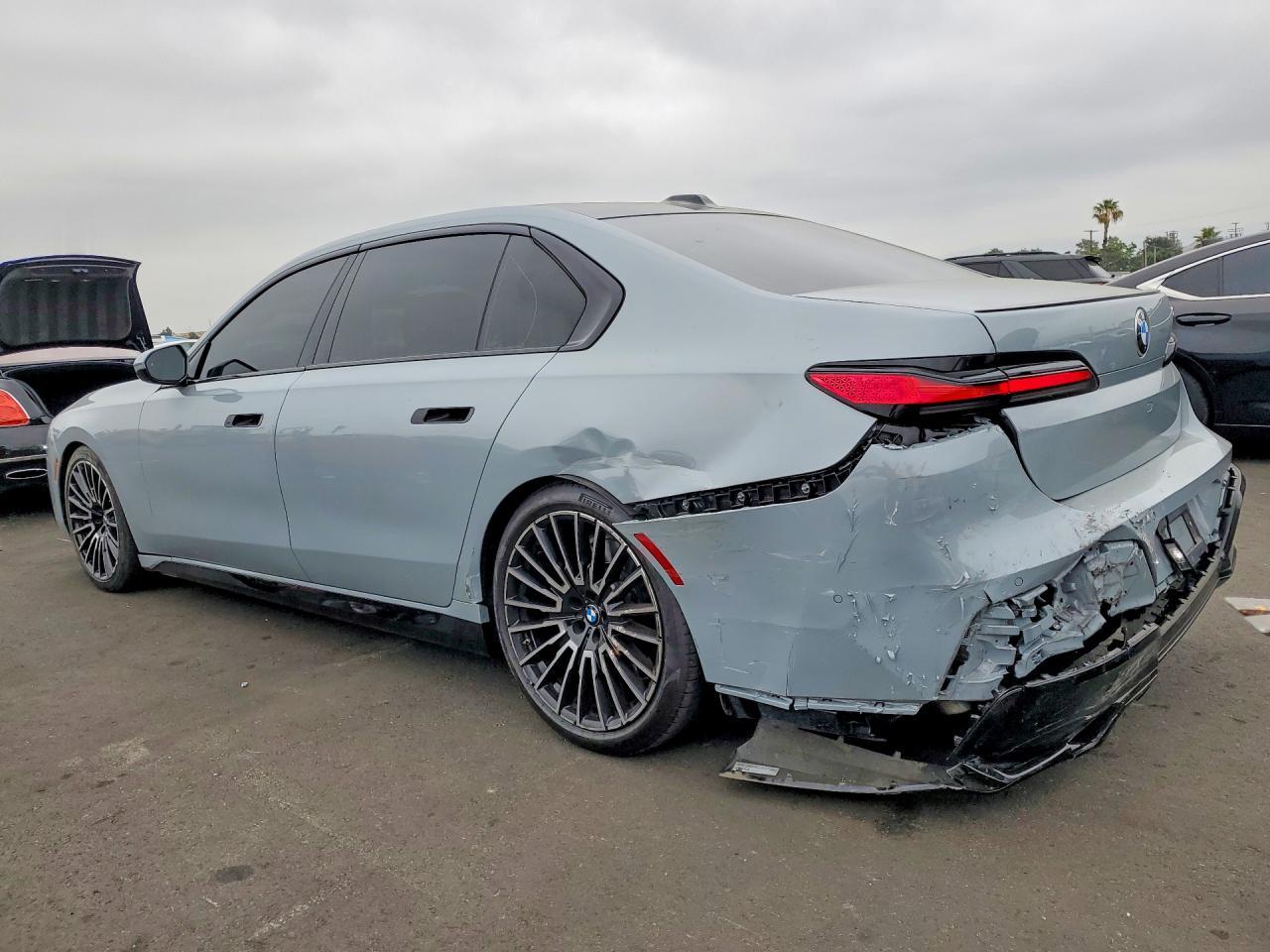 2025 BMW 740 I - zdjęcie 2