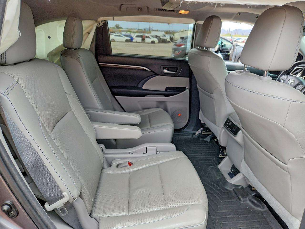 2015 Toyota Highlander Limited - zdjęcie 11