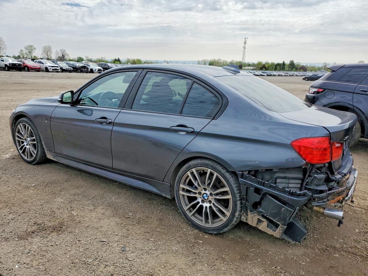 2014 BMW 335 Xi - zdjęcie 2