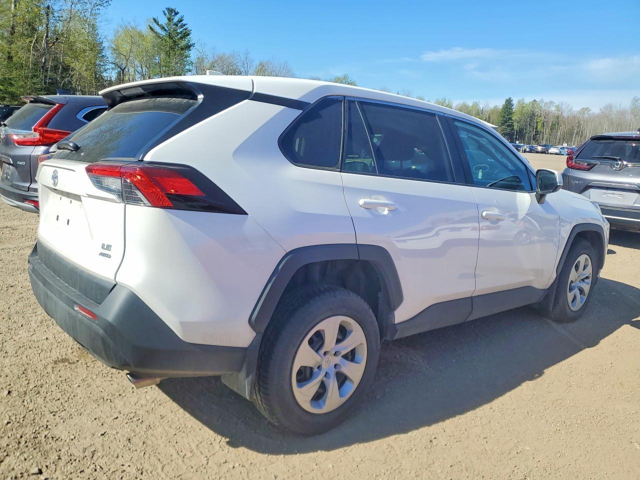 2025 Toyota Rav4 Le - zdjęcie 3