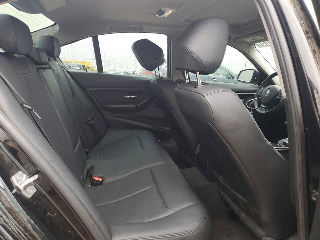 2016 BMW 320 I - zdjęcie 10