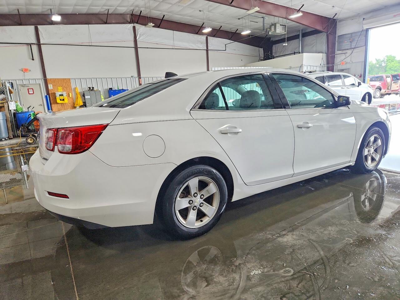 2014 Chevrolet Malibu Ls - zdjęcie 3