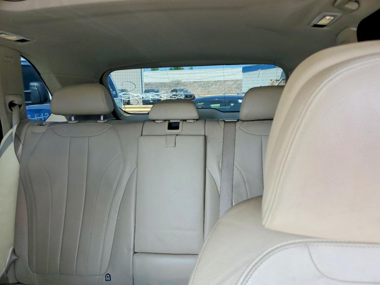 2015 BMW X5 xDrive50I - zdjęcie 10