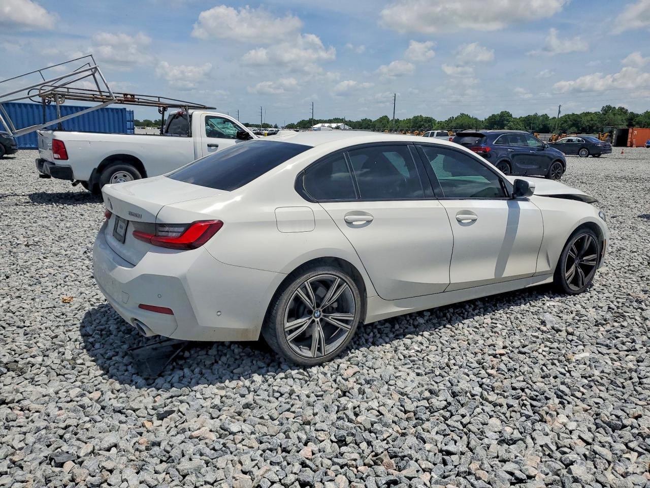 BMW Seria 3 - zdjęcie 3