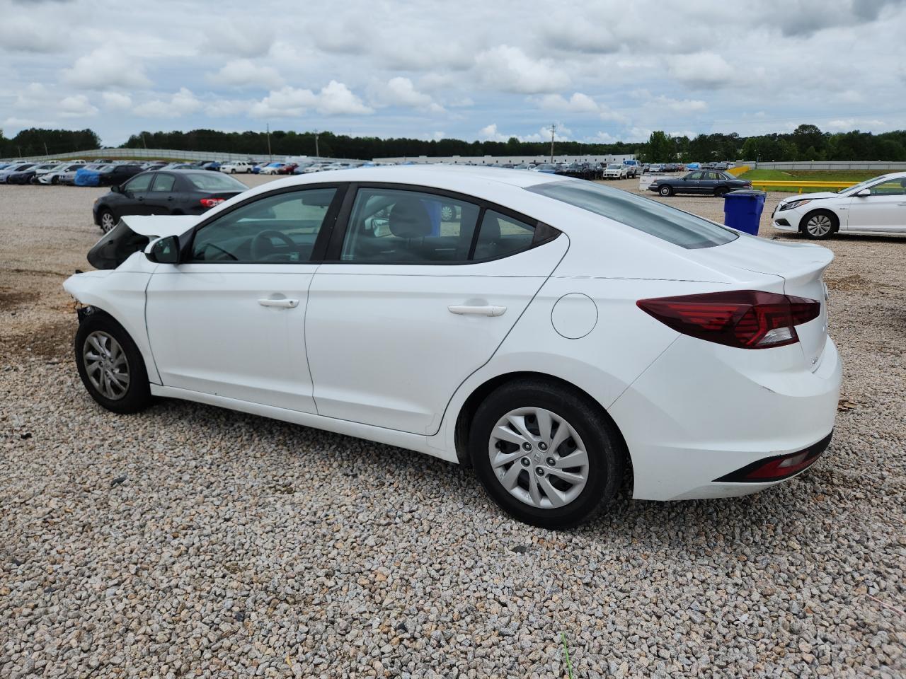 2019 Hyundai Elantra Se - zdjęcie 2