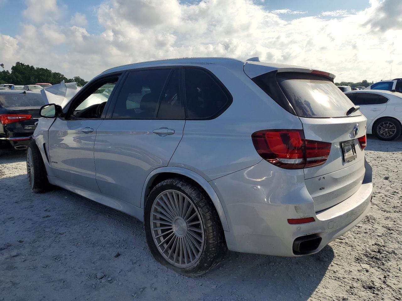 2017 BMW X5 xDrive50I - zdjęcie 2
