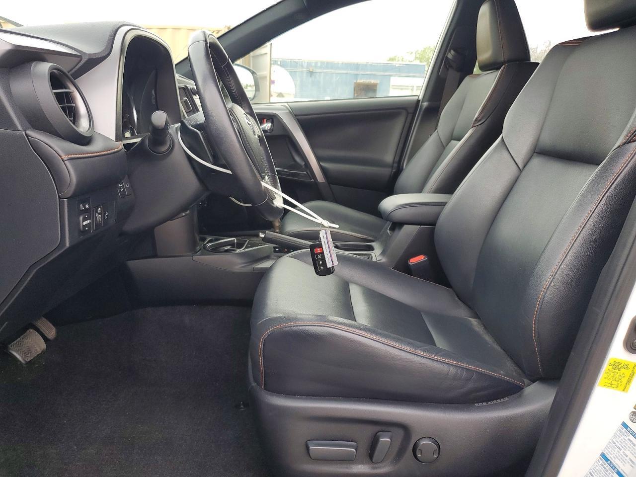2017 Toyota Rav4 Se - zdjęcie 7