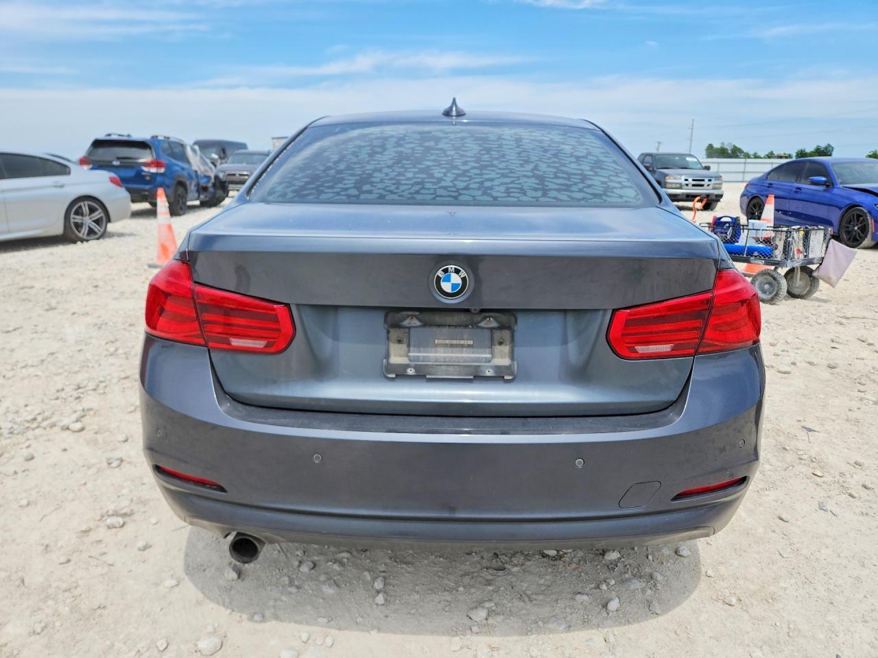 2016 BMW 320 I - zdjęcie 6