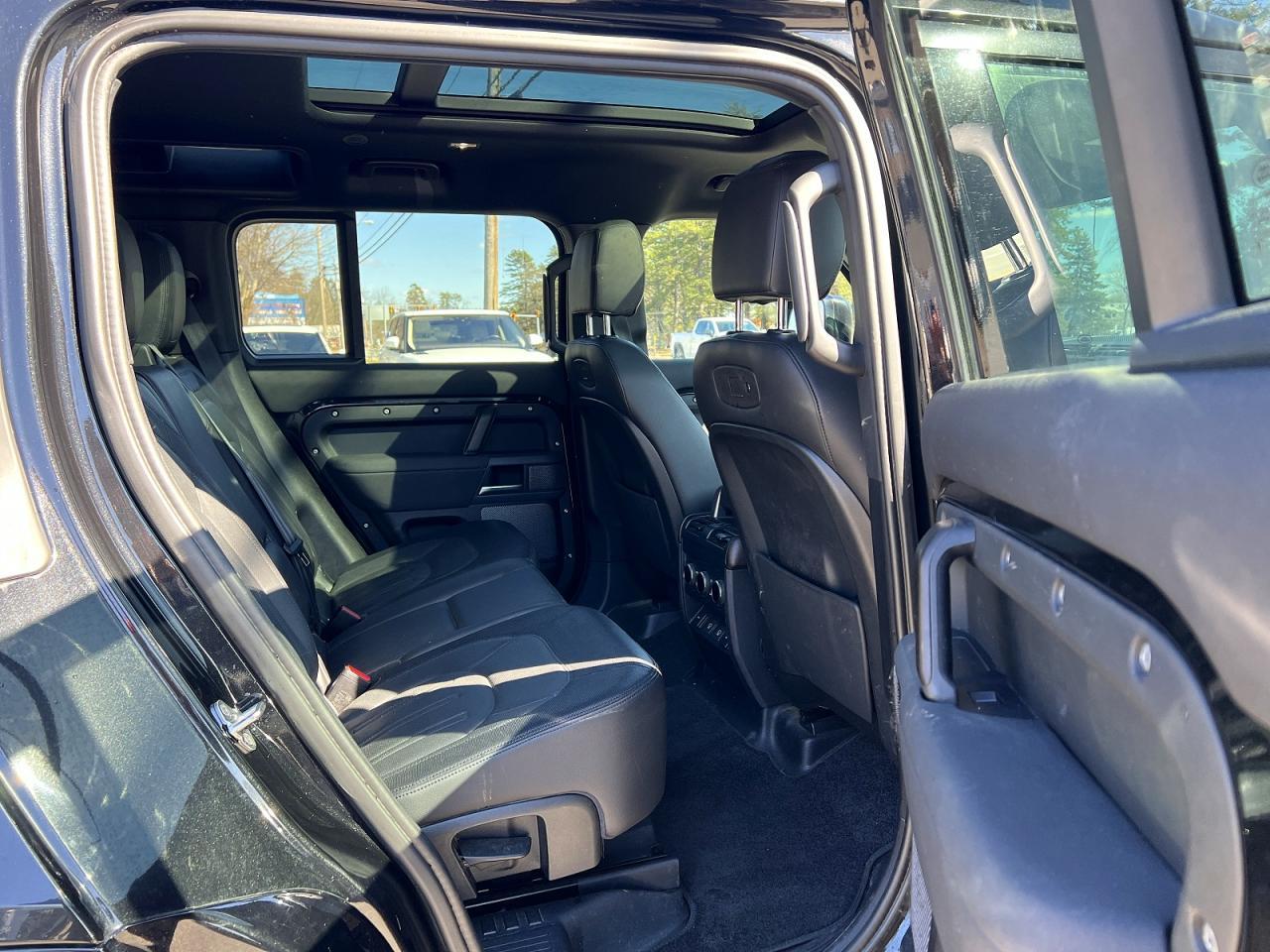 2021 Land Rover Defender 110 X-Dynamic Se - zdjęcie 6