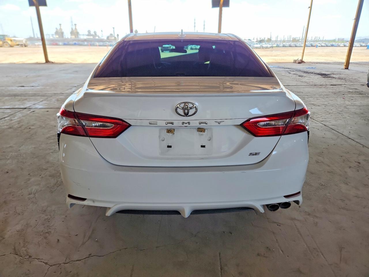 2020 Toyota Camry Se - zdjęcie 6