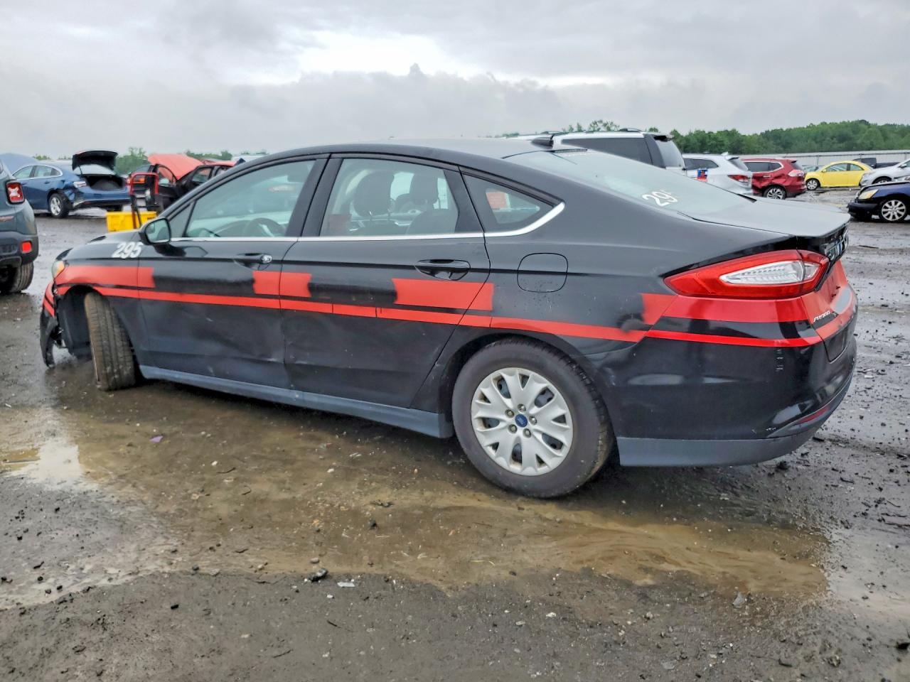 2014 Ford Fusion S - zdjęcie 2