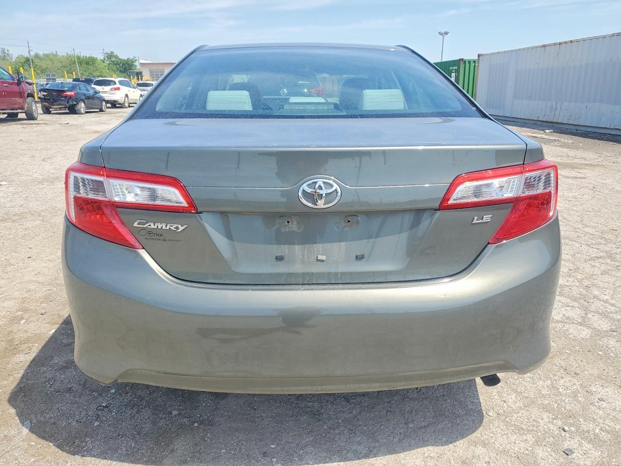 2013 Toyota Camry Le - zdjęcie 6