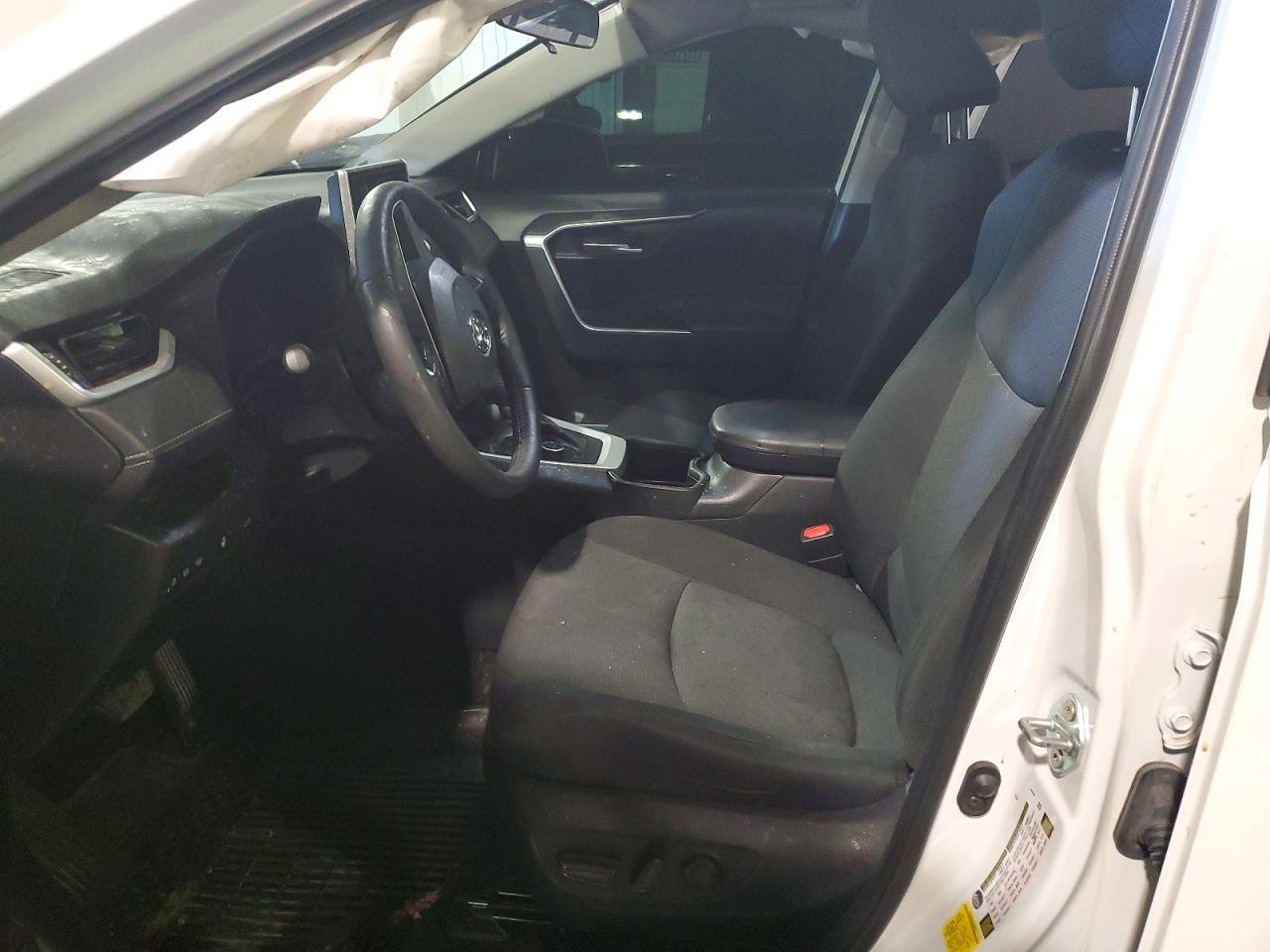 2024 Toyota Rav4 Hybrid Xle - zdjęcie 7