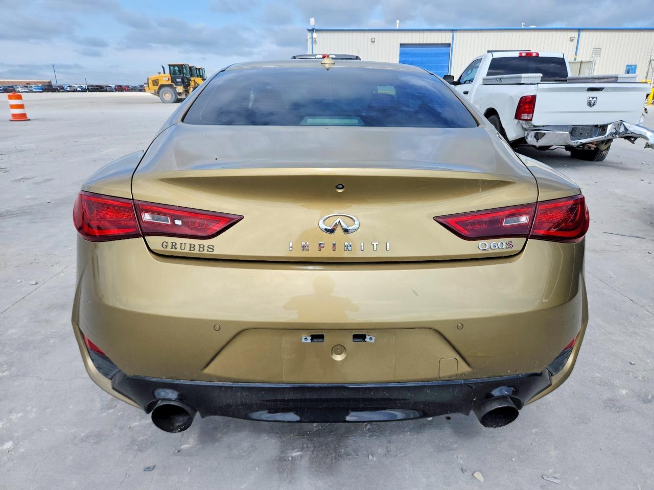 2019 Infiniti Q60 Red Sport 400 - zdjęcie 6