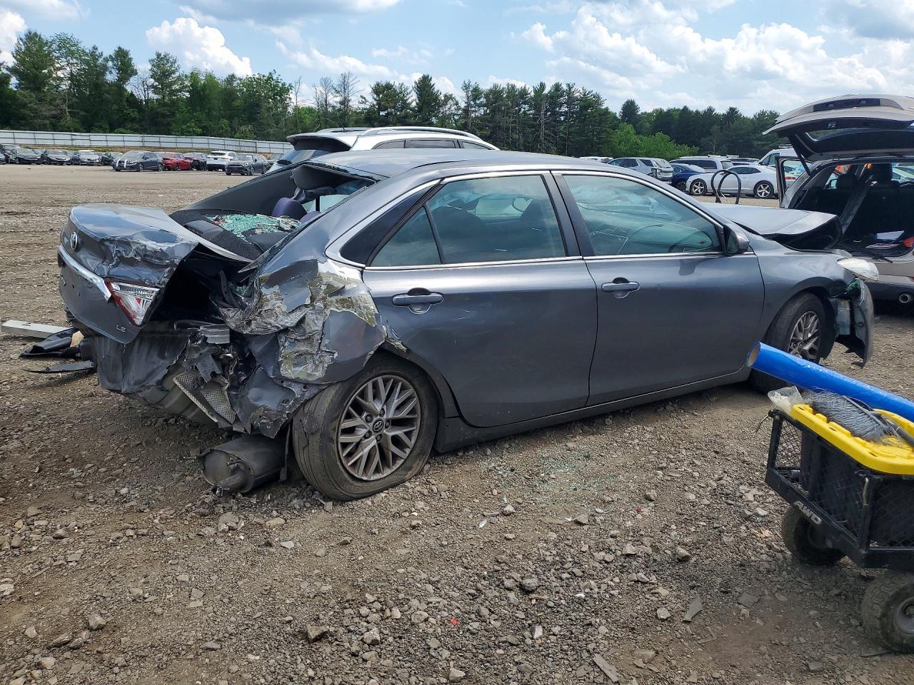2016 Toyota Camry Le - zdjęcie 3