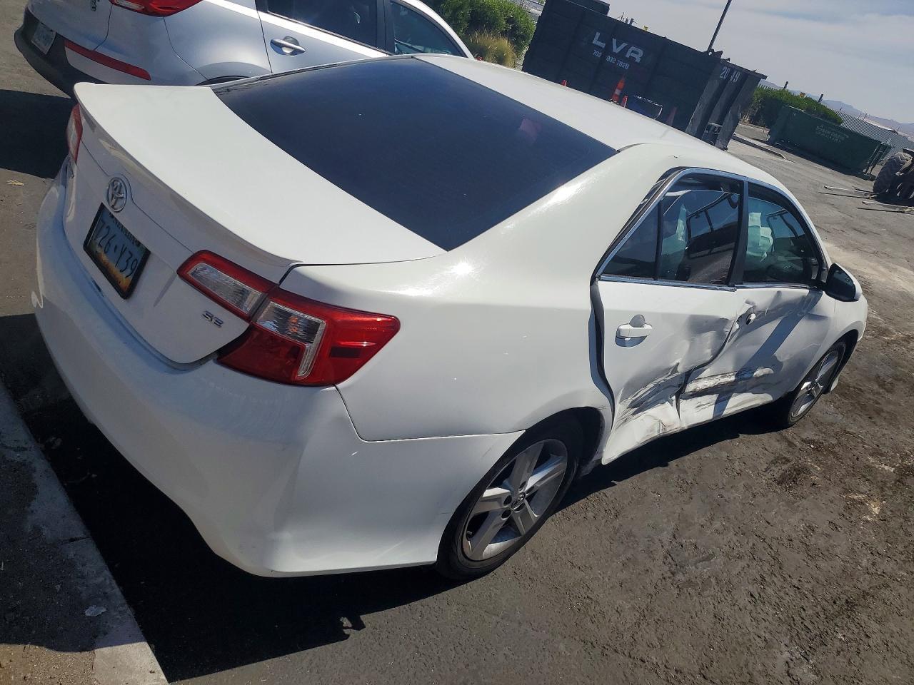 2014 Toyota Camry Se - zdjęcie 3
