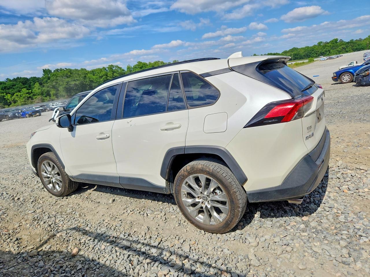 2021 Toyota Rav4 Xle Premium - zdjęcie 2