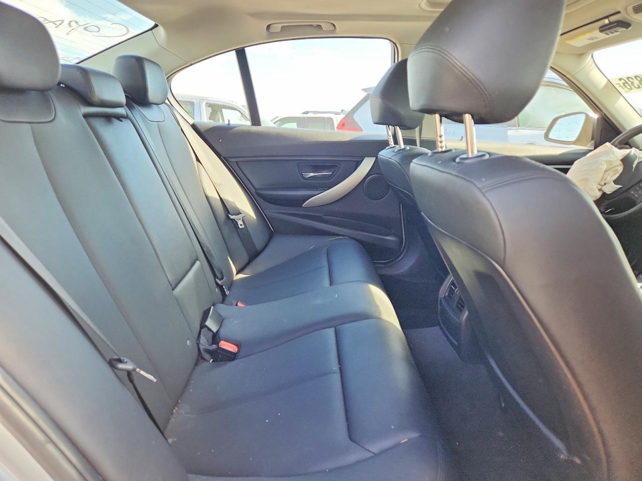 2016 BMW 320 Xi - zdjęcie 10