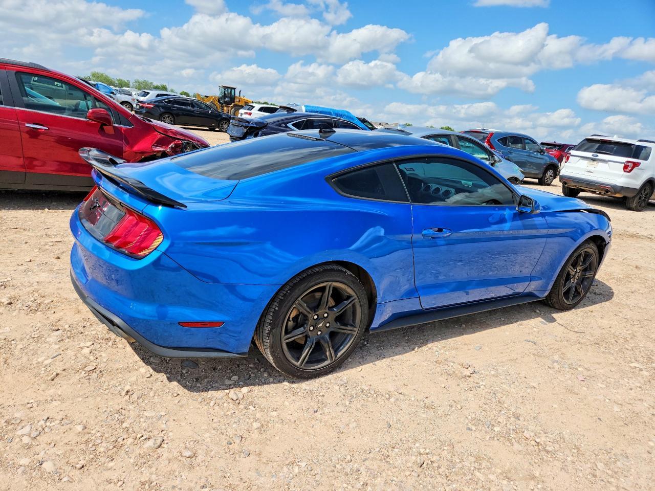 2020 Ford Mustang - zdjęcie 3