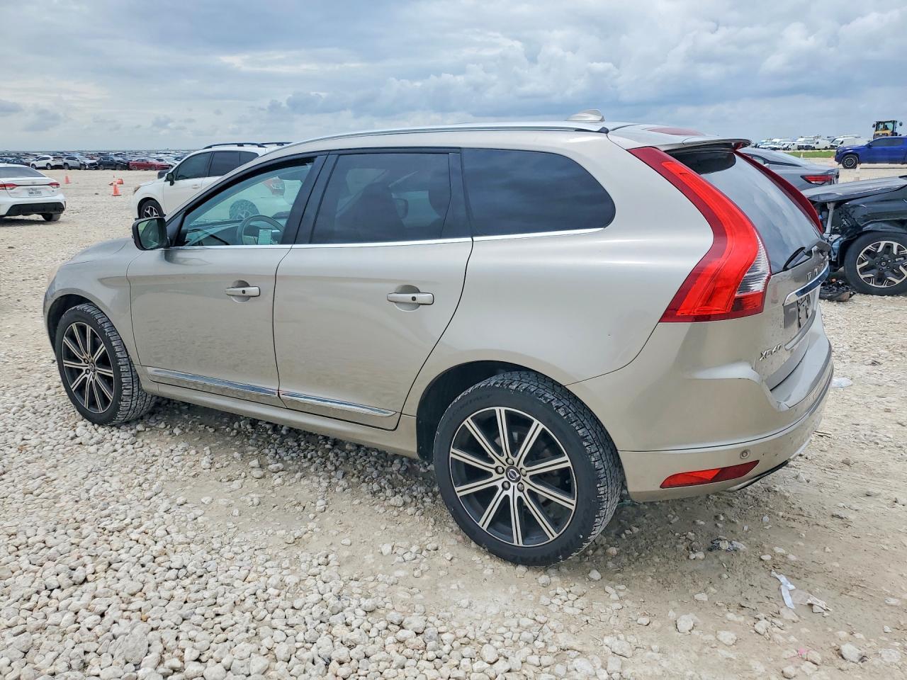 2015 Volvo Xc60 T5 Platinum - zdjęcie 2