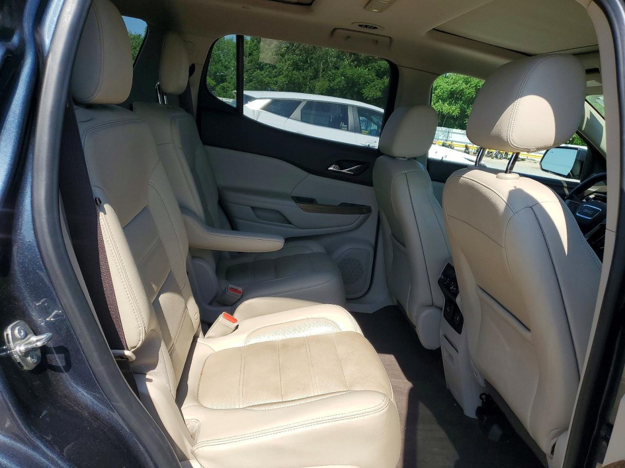 2019 GMC Acadia Denali - zdjęcie 11