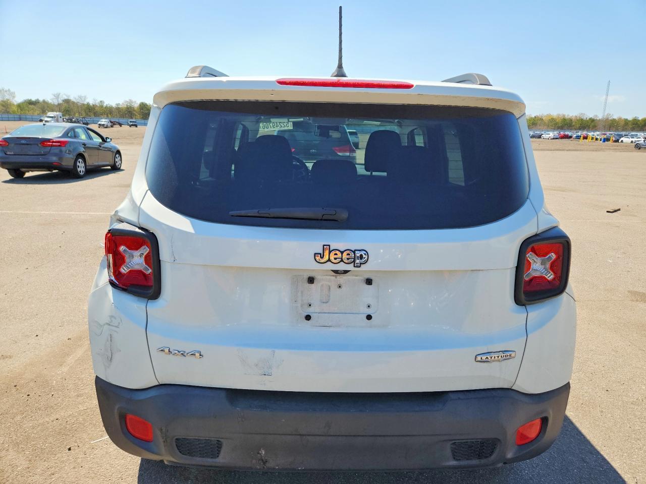 2015 Jeep Renegade Latitude - zdjęcie 6