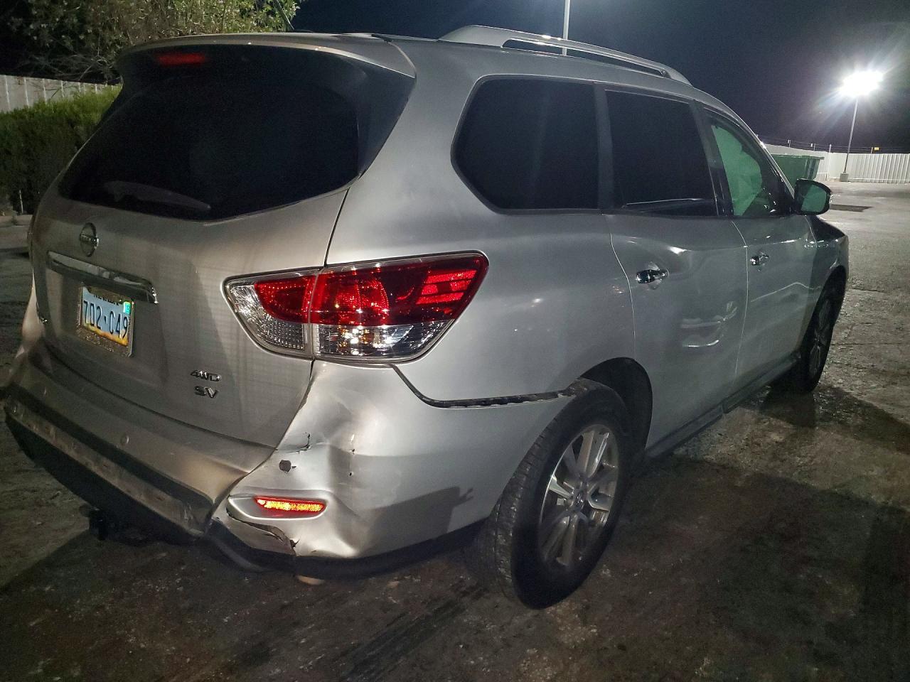 2016 Nissan Pathfinder Sv - zdjęcie 3