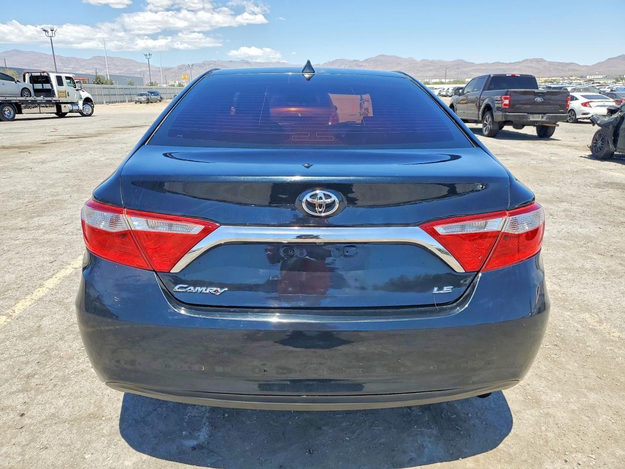 2016 Toyota Camry Le - zdjęcie 6