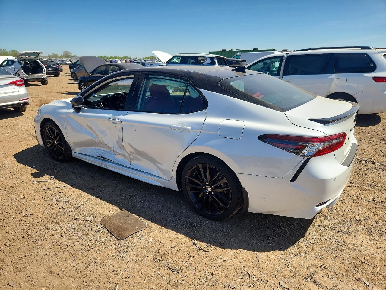 2023 Toyota Camry Xse - zdjęcie 2