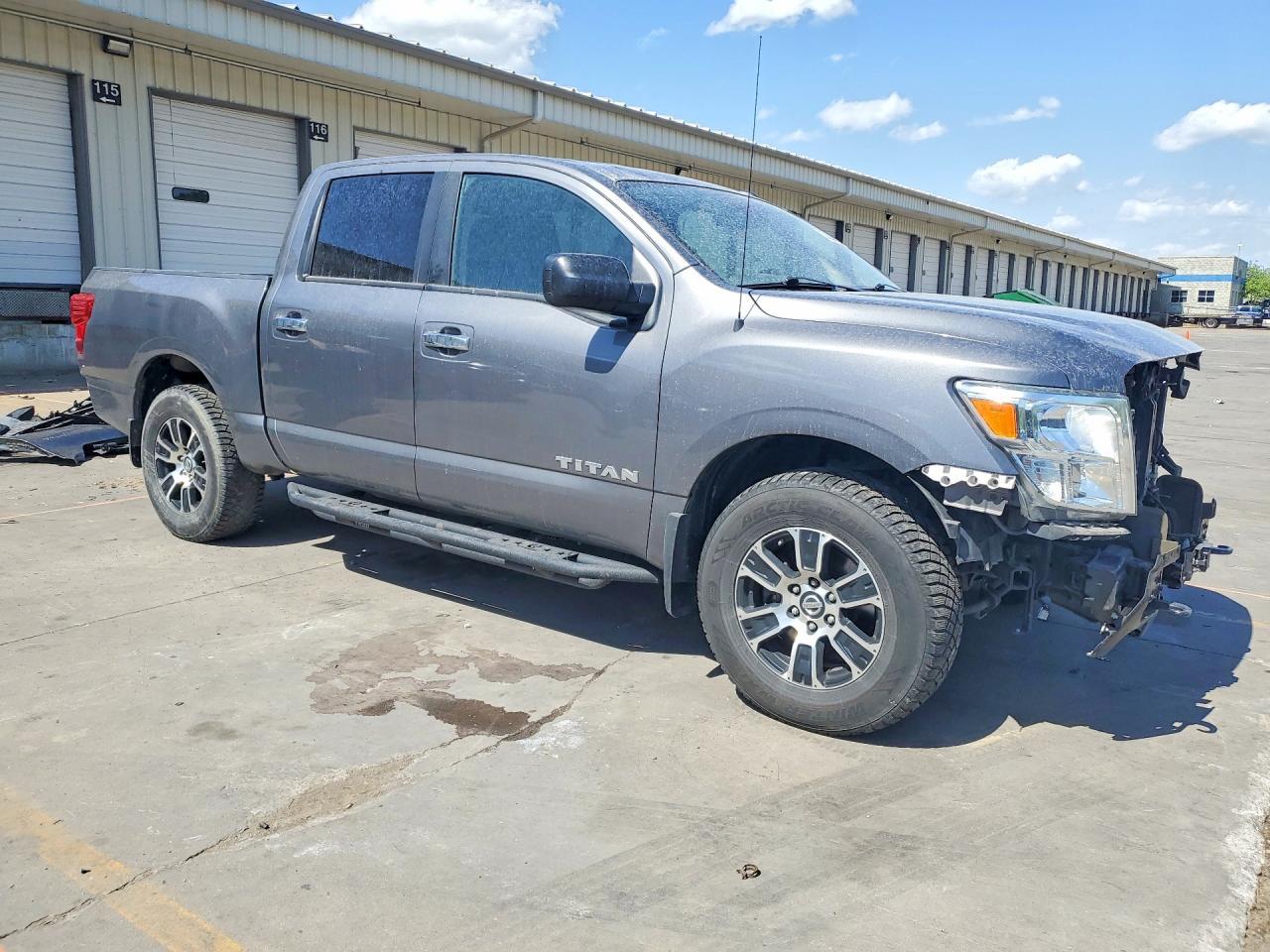 2021 Nissan Titan Sv - zdjęcie 4