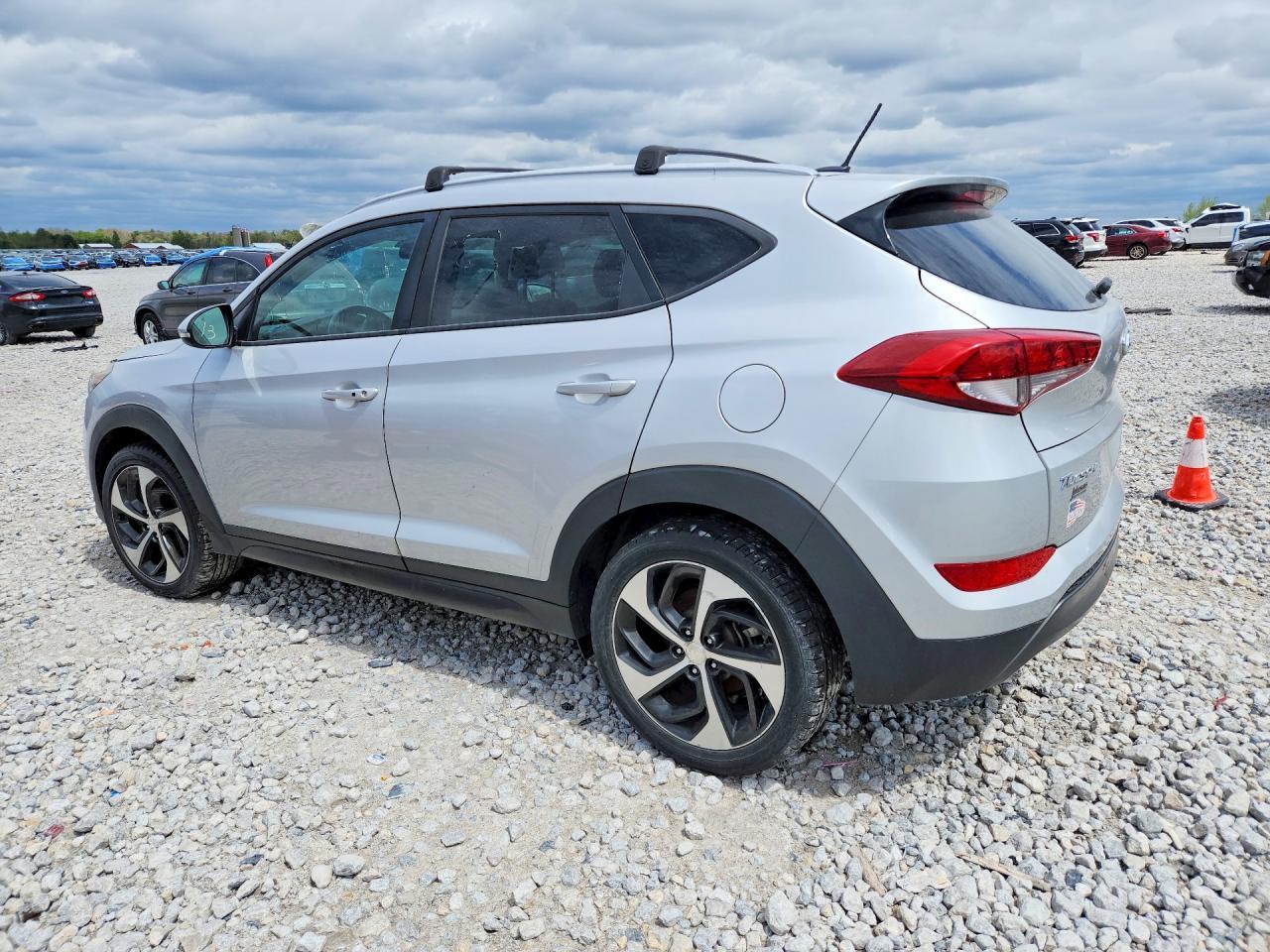 2016 Hyundai Tucson Sport - zdjęcie 2