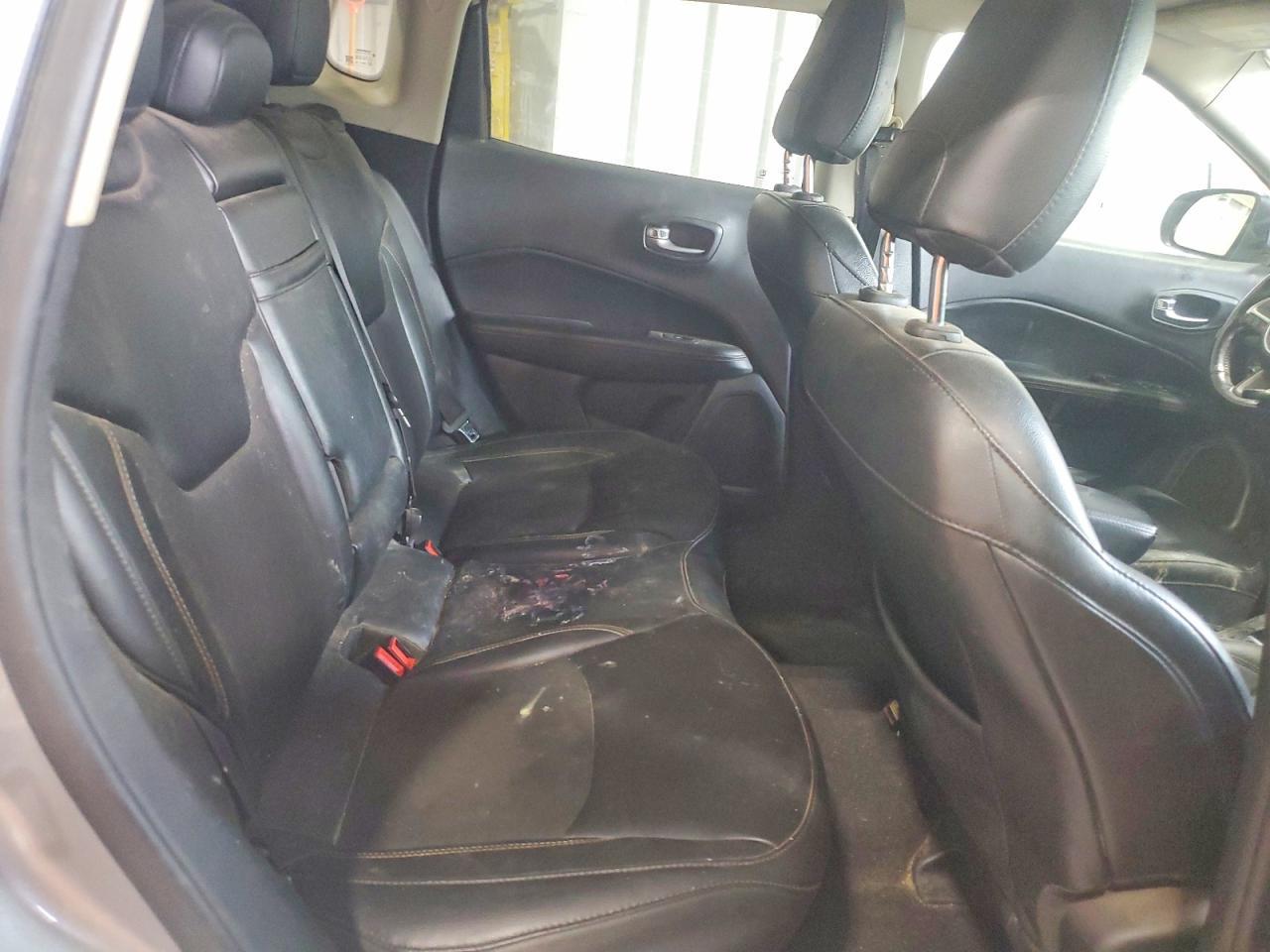 2019 Jeep Compass Latitude - zdjęcie 11
